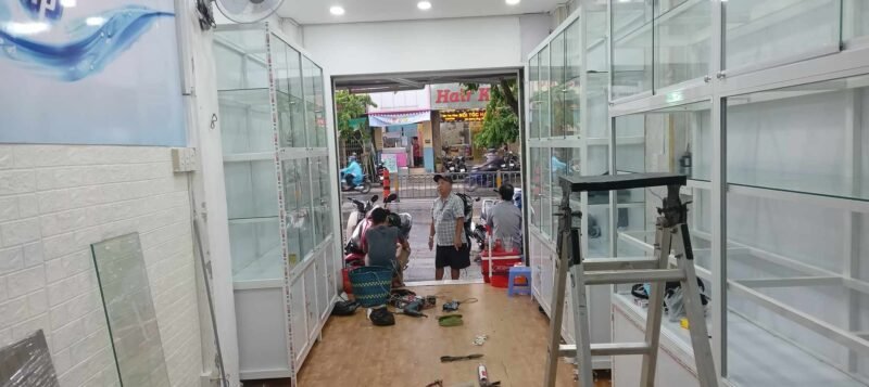tủ trưng bày nhôm kính